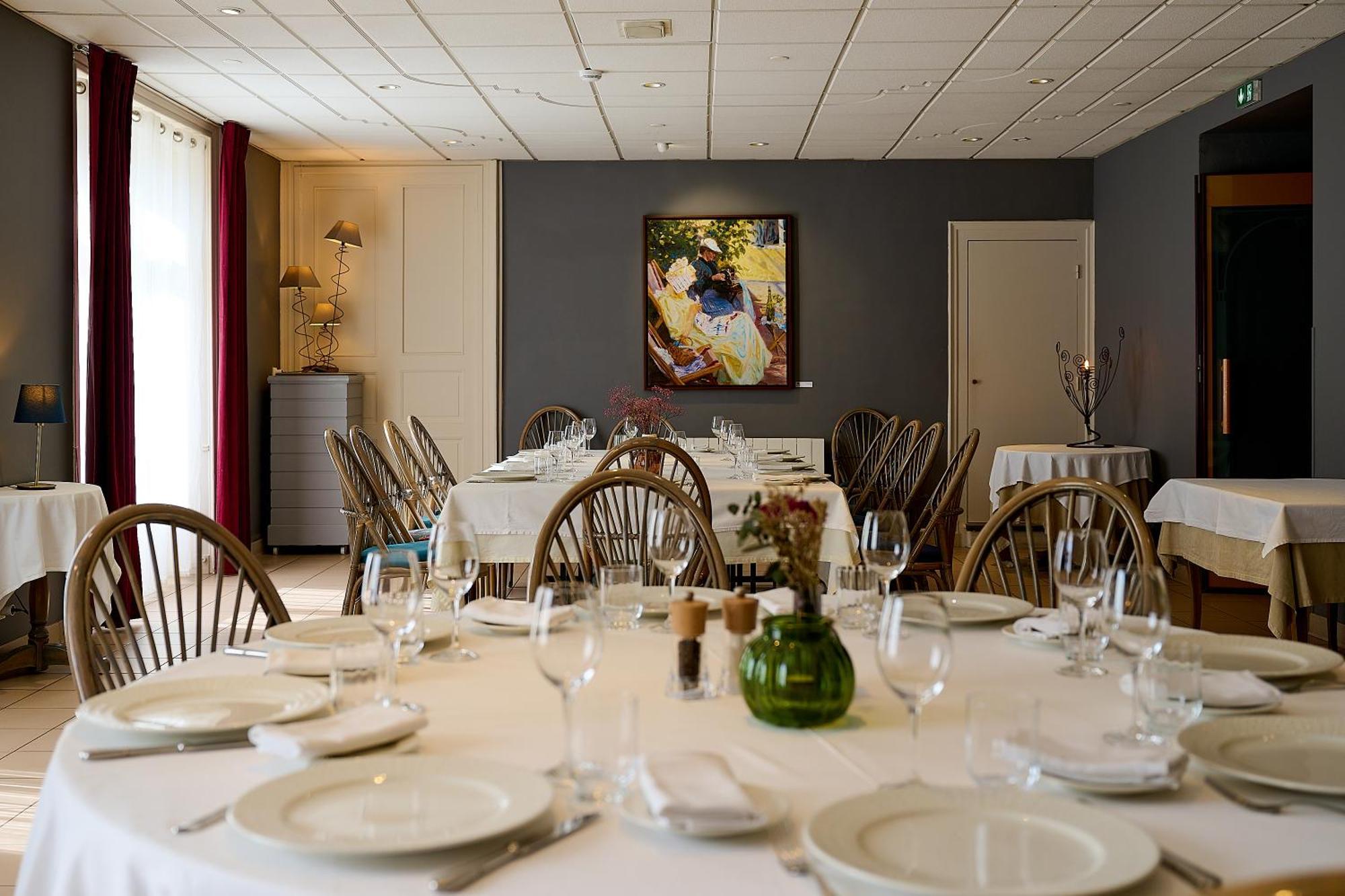 Logis L'Ermitage Hotel & Restaurant Saulges Экстерьер фото
