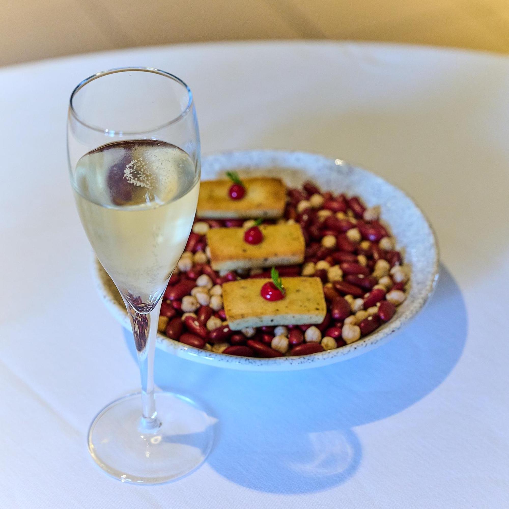 Logis L'Ermitage Hotel & Restaurant Saulges Экстерьер фото