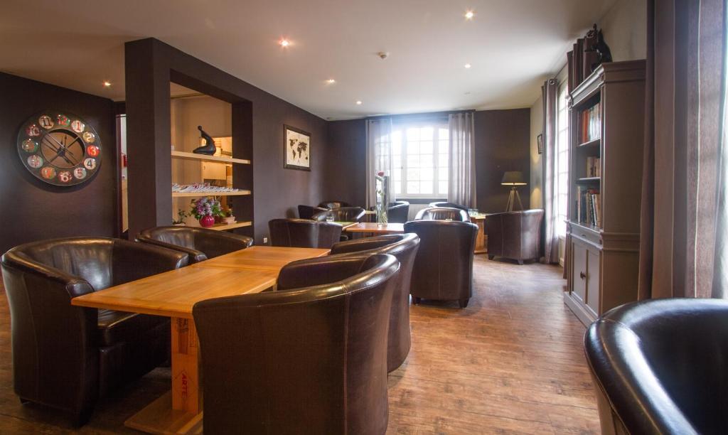 Logis L'Ermitage Hotel & Restaurant Saulges Экстерьер фото