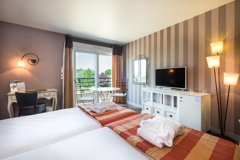 Logis L'Ermitage Hotel & Restaurant Saulges Экстерьер фото