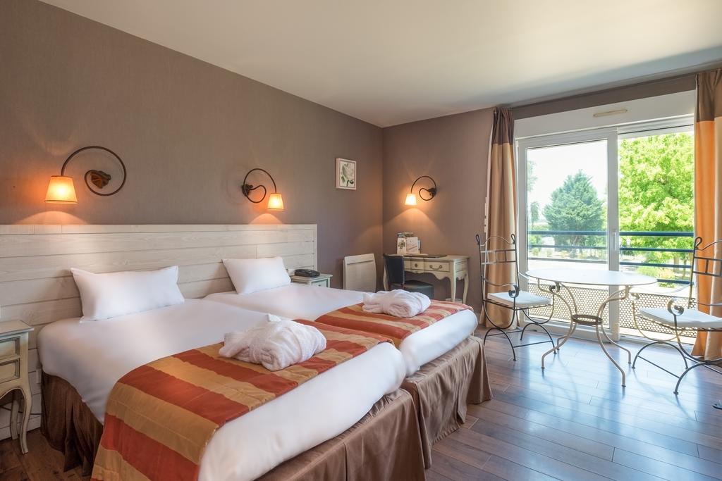 Logis L'Ermitage Hotel & Restaurant Saulges Экстерьер фото