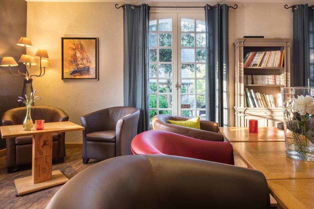 Logis L'Ermitage Hotel & Restaurant Saulges Экстерьер фото