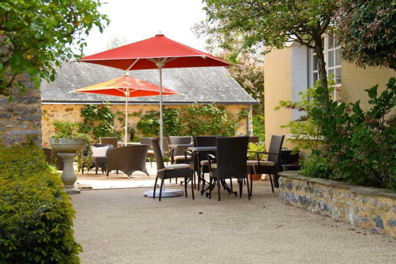 Logis L'Ermitage Hotel & Restaurant Saulges Экстерьер фото